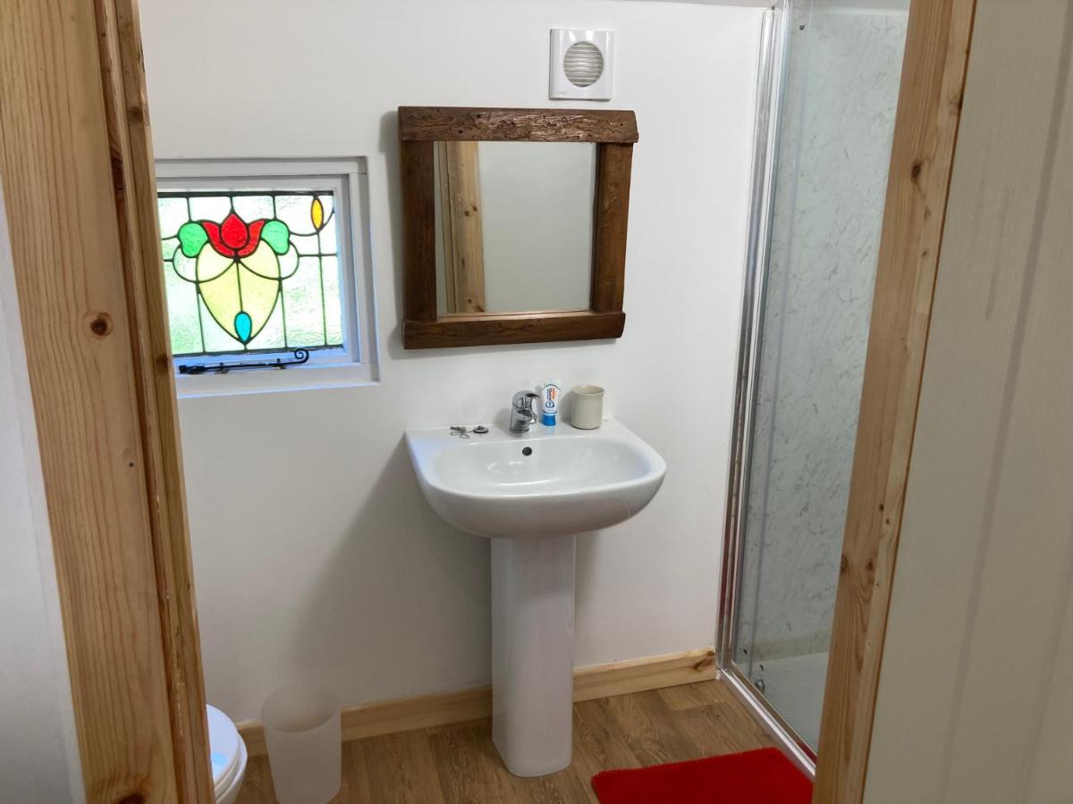 Honey Bee Cabin Llandysul Eksteriør bilde